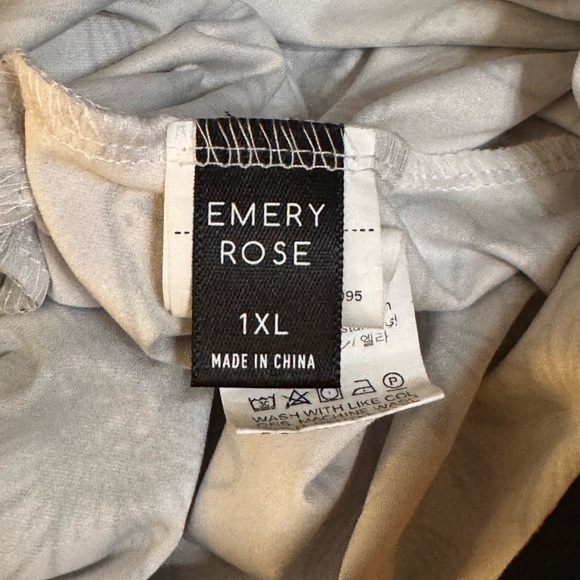 NEW Emery Rose Plus Size Floral Top 🌻 - Picture 6 of 6